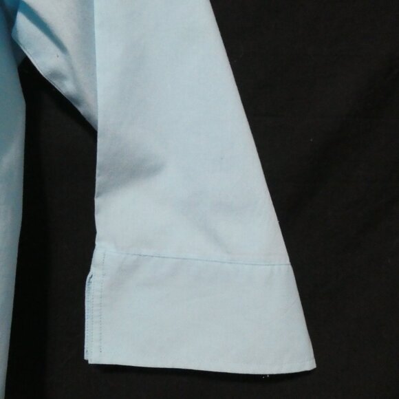 ISAAC'S DESIGNS CASUALS | large | Light Blue Button-Up Front Floral Blouse - Picture 14 of 14